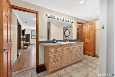 10 Hampshire Lane, Simsbury, CT 06070 - Photo 19