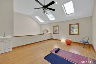 10 Hampshire Ln, Simsbury, CT 06070 - Photo 23