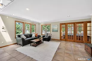 10 Hampshire Ln, Simsbury, CT 06070 - Photo 9