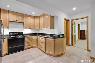 10 Hampshire Ln, Simsbury, CT 06070 - Photo 31