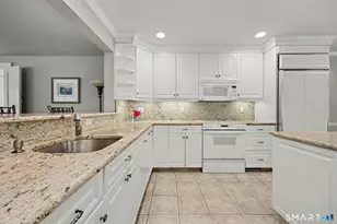 12 Ludlow Manor, Norwalk, CT 06855 - Photo 11