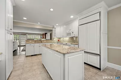 12 Ludlow Manor, Norwalk, CT 06855 - Photo 11