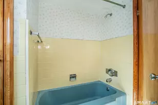 19 Newgate St, West Hartford, CT 06110 - Photo 27