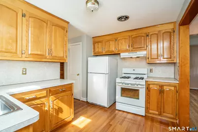19 Newgate Street, West Hartford, CT 06110 - Photo 11