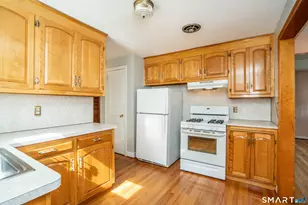 19 Newgate St, West Hartford, CT 06110 - Photo 11