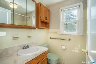 19 Newgate St, West Hartford, CT 06110 - Photo 15