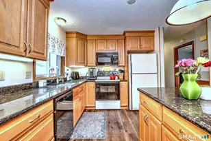 4 Windsor Pl, Naugatuck, CT 06770 - Photo 13
