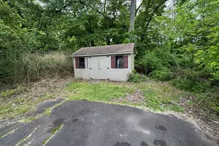 10 Center St, Windsor Locks, CT 06096 - Photo 25