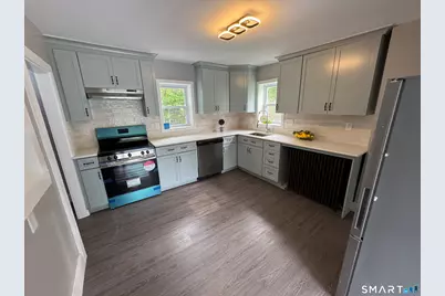 10 Center Street, Windsor Locks, CT 06096 - Photo 3