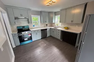 10 Center St, Windsor Locks, CT 06096 - Photo 3