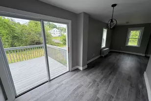 10 Center St, Windsor Locks, CT 06096 - Photo 19