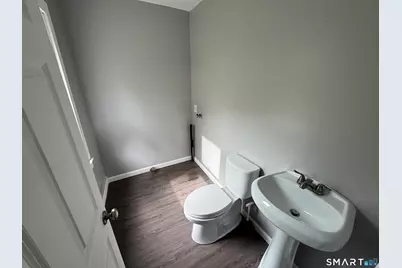 10 Center Street, Windsor Locks, CT 06096 - Photo 5