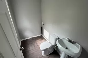 10 Center St, Windsor Locks, CT 06096 - Photo 5