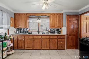 140 Emmett Ave, Derby, CT 06418 - Photo 7