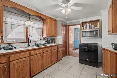 140 Emmett Avenue, Derby, CT 06418 - Photo 9