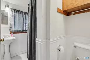 140 Emmett Ave, Derby, CT 06418 - Photo 19