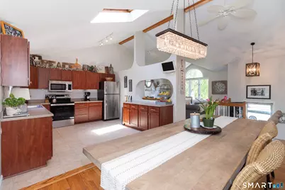 32 Angela Drive, East Haven, CT 06512 - Photo 9