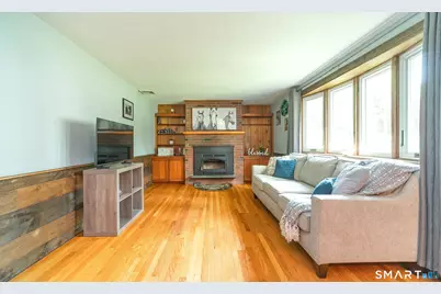 33 Case Circle, Haddam, CT 06441 - Photo 5