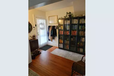 35 Circular Avenue, Bridgeport, CT 06605 - Photo 7