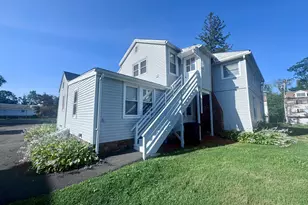 1690 Litchfield Turnpike, Woodbridge, CT 06525 - Photo 3