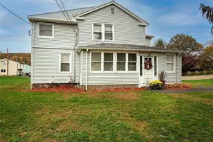 1690 Litchfield Turnpike, Woodbridge, CT 06525 - Photo 1