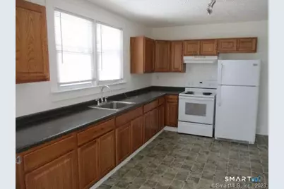 1690 Litchfield Turnpike #2, Woodbridge, CT 06525 - Photo 3
