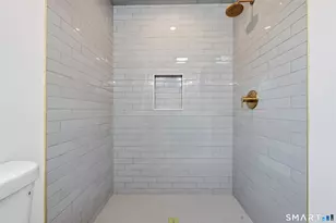 110 Russell Rd, Stratford, CT 06614 - Photo 19