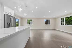 110 Russell Rd, Stratford, CT 06614 - Photo 7