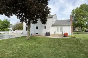 17 Lancaster Rd, Cromwell, CT 06416 - Photo 3