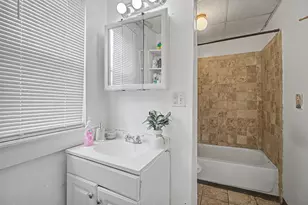 319 Carroll Ave, Bridgeport, CT 06607 - Photo 17