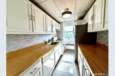 70 Strawberry Hill Avenue #5-2D, Stamford, CT 06902 - Photo 7