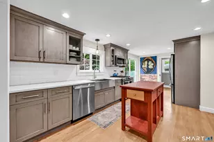 47 Spring Ln, West Hartford, CT 06107 - Photo 7
