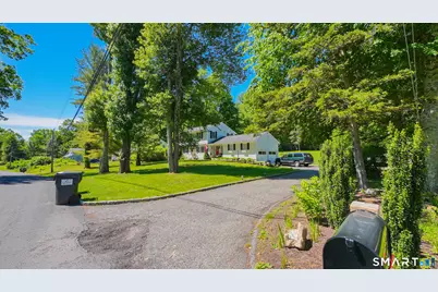 27 Powder Horn Hill, Brookfield, CT 06804 - Photo 3