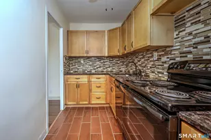 80 Cartright St, Bridgeport, CT 06604 - Photo 9