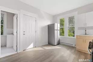 94 Walnut St, Waterbury, CT 06704 - Photo 7
