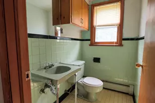 52 Phoenix Ave, Naugatuck, CT 06770 - Photo 17