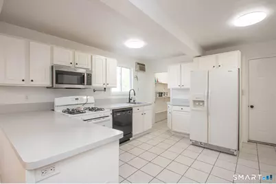 2879 Fairfield Avenue #3, Bridgeport, CT 06605 - Photo 5