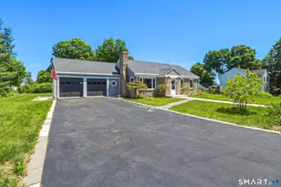 24 Crown St, Trumbull, CT 06611 - Photo 3