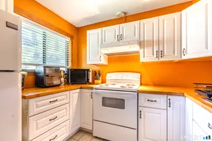 4 Woods Way, Woodbury, CT 06798 - Photo 3