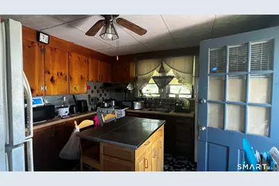 17 Ridgeview Road, Meriden, CT 06451 - Photo 9