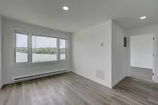 41 E High St, East Hampton, CT 06424 - Photo 9