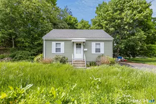 17 Elijah St, Norwich, CT 06360 - Photo 3