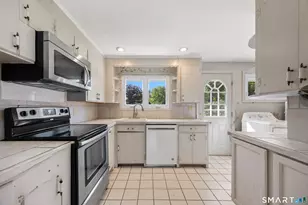 401 Juniper Ln, Cheshire, CT 06410 - Photo 7