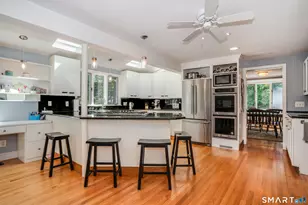 98 Colony Rd, West Hartford, CT 06119 - Photo 11