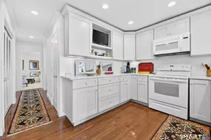 19 E Grand St, Stonington, CT 06378 - Photo 21