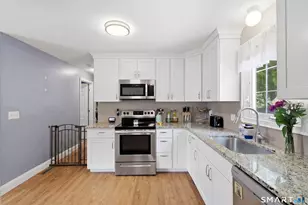 71 Smith St, Putnam, CT 06260 - Photo 25