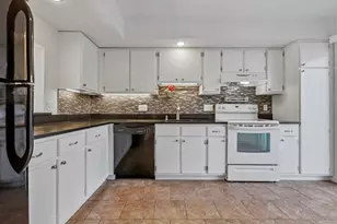 32 Jerimoth Dr, Branford, CT 06405 - Photo 15