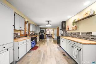 7 Pinecrest Rd, Enfield, CT 06082 - Photo 7