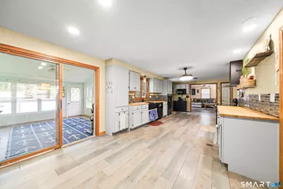 7 Pinecrest Road, Enfield, CT 06082 - Photo 9