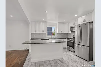 35 Oakleaf Street, Bridgeport, CT 06606 - Photo 9